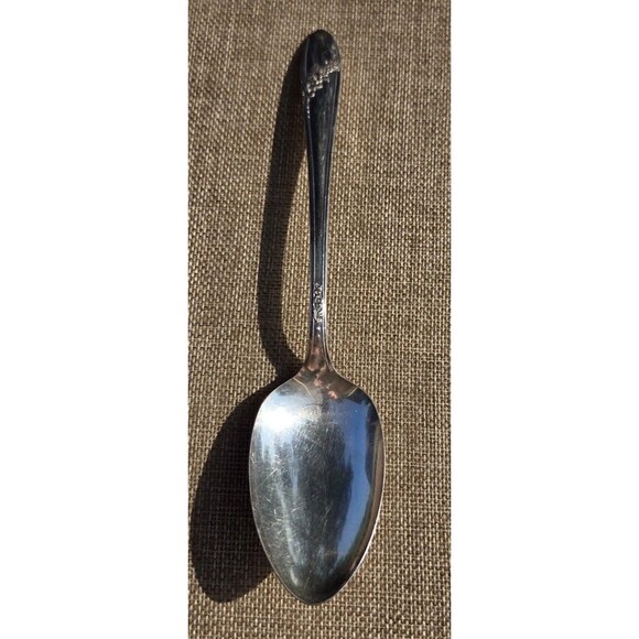 1 Vintage Oneida Community Tudor Queen Bess II Silver Plate 1946 Serving Spoon - Picture 2 of 13
